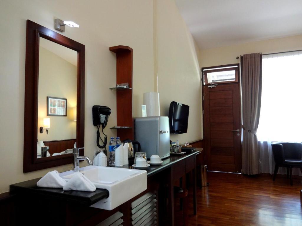 Taman Simalem Resort Tongging Rom bilde
